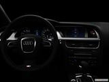  Centered wide dash shot photo